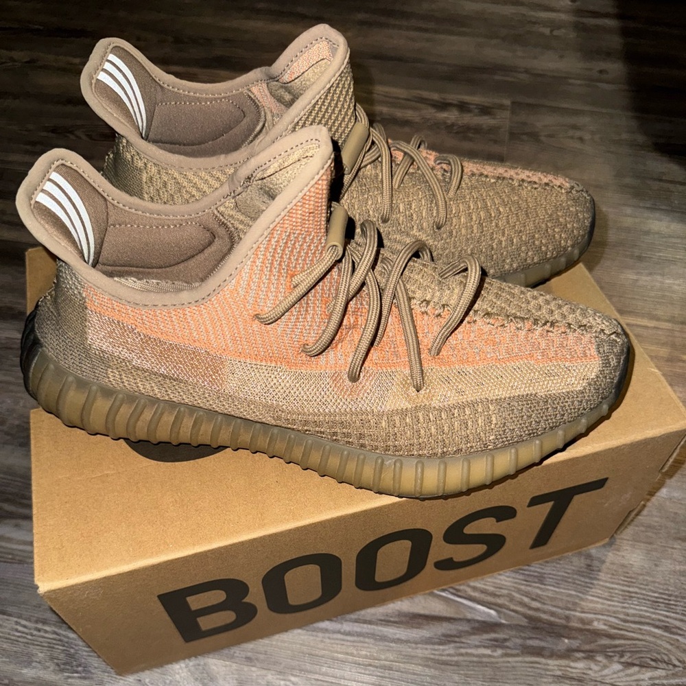 Men’s Yeezy Boost 359 V2 size 10